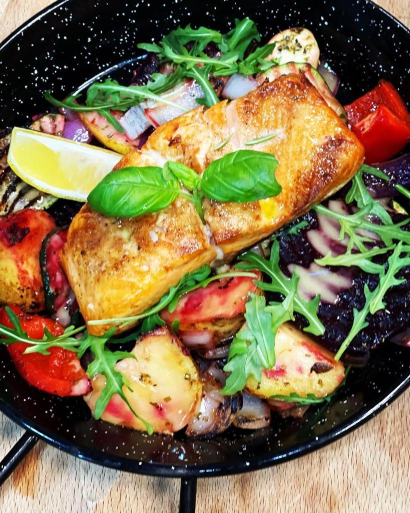 Restauracja I Noclegi Izba Rybacka W Krainie Wygaslych Wulkanow Podgorki Bagian luar foto